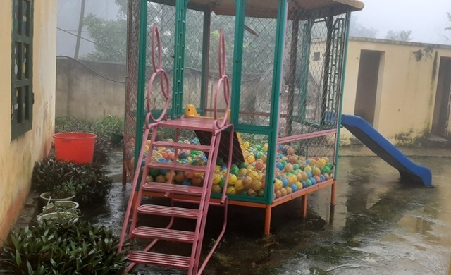 Sương mù dày đặc kéo dài, cuộc sống người dân đảo lộn hoàn toàn - 9 Sương mù dày đặc kéo dài, cuộc sống người dân đảo lộn hoàn toàn - 9