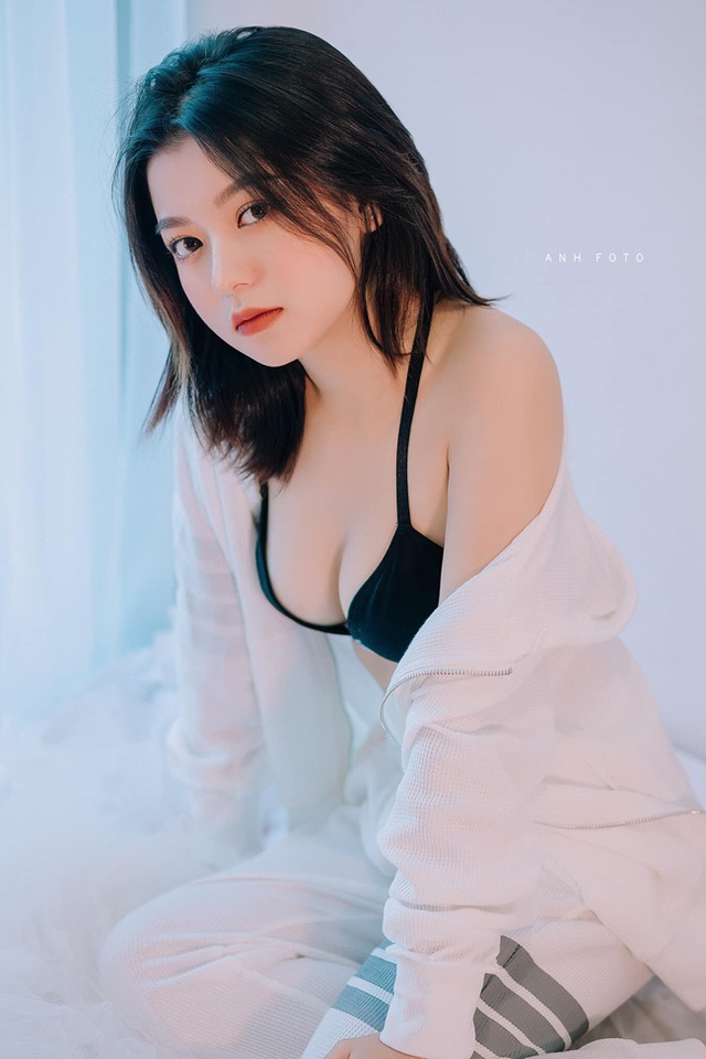 Nữ sinh Hà Nội mặt đẹp như nàng thơ, vóc dáng gợi cảm hút hồn - 1
