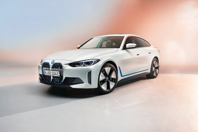 BMW i4 có công suất lên tới 523 mã lực, cạnh tranh sát sườn Tesla Model 3 - 7