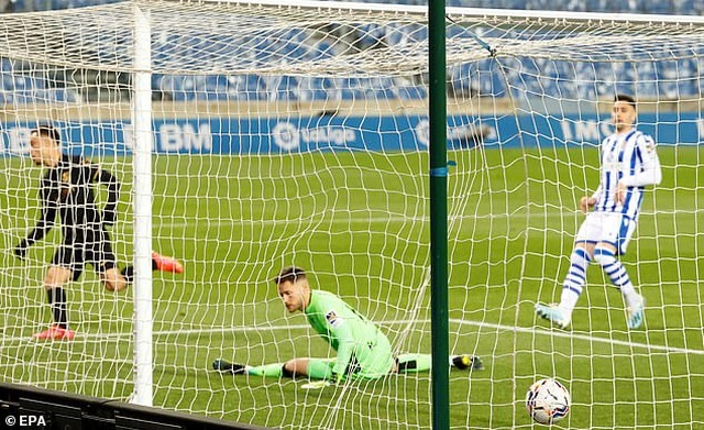 Messi lập cú đúp, Barcelona hạ Sociedad 6-1 và soán ngôi Real Madrid - 4