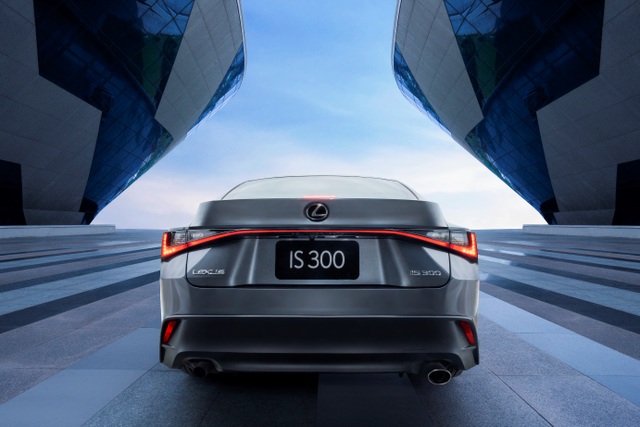 Chất thể thao trên Lexus IS 2021 chinh phục khách hàng trẻ Việt - 2 Chất thể thao trên Lexus IS 2021 chinh phục khách hàng trẻ Việt - 2