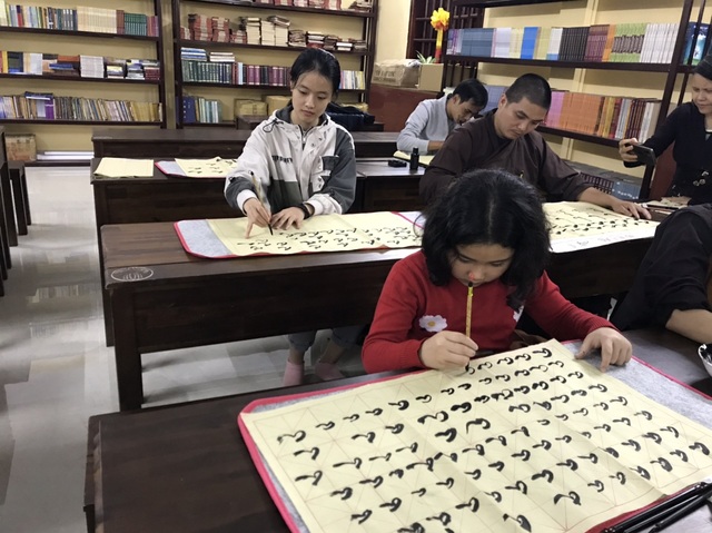 Lớp học thư pháp 0 đồng tại Chùa Long Hưng - 5 Lớp học thư pháp 0 đồng tại Chùa Long Hưng - 5