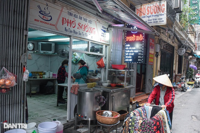 5 pho shops attracting the most customers in Hanoi: Delicious, the name is still very poisonous - 5