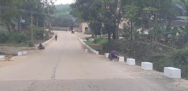 Quốc lộ xuống cấp thê thảm: Vừa thi công xong, mặt đường lại hư hỏng nặng - 9 Quốc lộ xuống cấp thê thảm: Vừa thi công xong, mặt đường lại hư hỏng nặng - 9