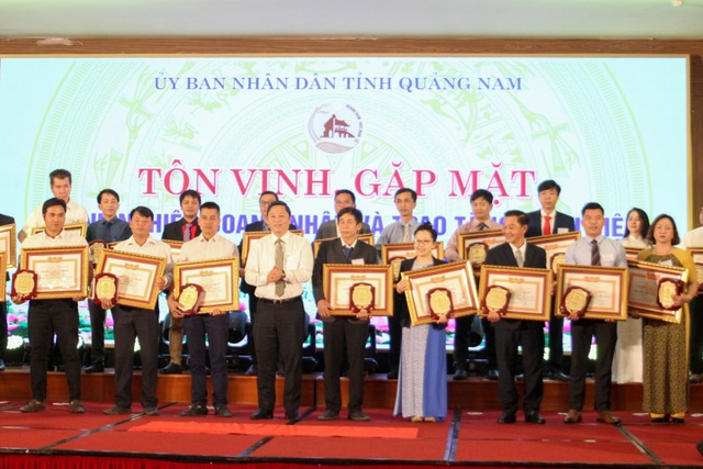 Quảng Nam vinh danh 114 doanh nghiệp và 76 doanh nhân tiêu biểu - 1