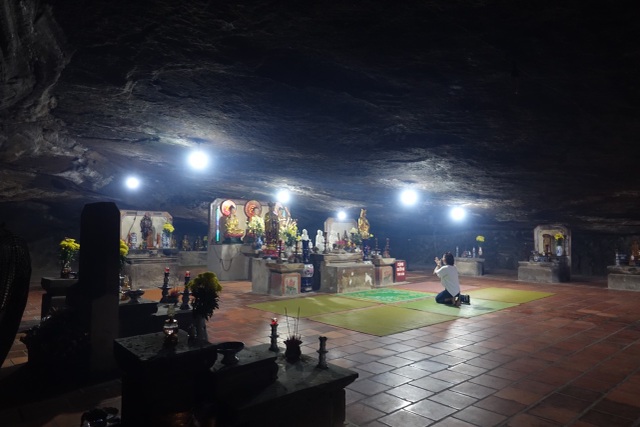 Strangely, the monkless temple in a thousand-year volcanic cave in Ly Son - 3