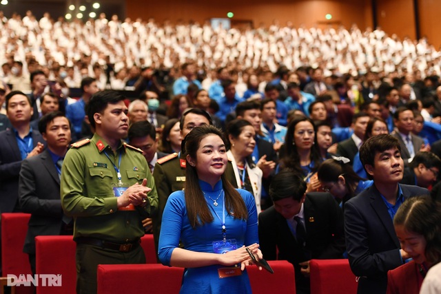 Những hình ảnh ấn tượng trong lễ kỷ niệm 90 năm thành lập Đoàn TNCS HCM - 7 Những hình ảnh ấn tượng trong lễ kỷ niệm 90 năm thành lập Đoàn TNCS HCM - 7