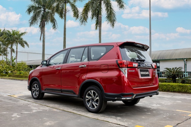 Từ bỏ sedan thể thao, ông bố trẻ chọn Toyota Innova và lý do gây xúc động - 2 Từ bỏ sedan thể thao, ông bố trẻ chọn Toyota Innova và lý do gây xúc động - 2