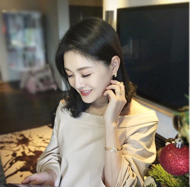 Cuộc sống làm dâu hào môn của mỹ nhân Vườn Sao Băng Từ Hy Viên - 13 Cuộc sống làm dâu hào môn của mỹ nhân Vườn Sao Băng Từ Hy Viên - 13