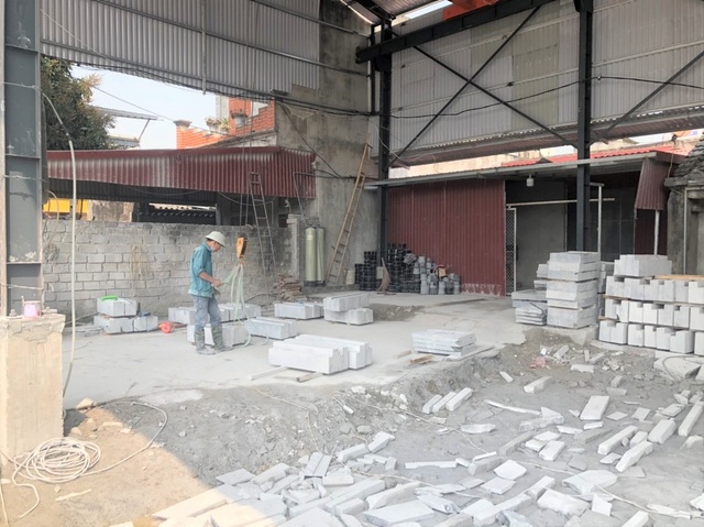 Nghề đẽo đá ra tiền: Chỗ ngồi chơi xơi nước nơi làm không hết việc - 2 Nghề đẽo đá ra tiền: Chỗ ngồi chơi xơi nước nơi làm không hết việc - 2