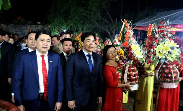 Hàng ngàn du khách tưng bừng trẩy hội Bà Thu Bồn ở Quảng Nam - 1 Hàng ngàn du khách tưng bừng trẩy hội Bà Thu Bồn ở Quảng Nam - 1