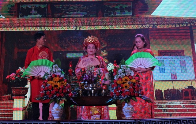 Hàng ngàn du khách tưng bừng trẩy hội Bà Thu Bồn ở Quảng Nam - 4 Hàng ngàn du khách tưng bừng trẩy hội Bà Thu Bồn ở Quảng Nam - 4