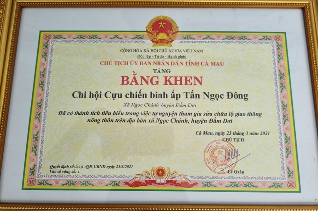 Biệt đội vá lộ của các cựu binh U70 được UBND tỉnh Cà Mau tặng bằng khen - 3 Biệt đội vá lộ của các cựu binh U70 được UBND tỉnh Cà Mau tặng bằng khen - 3