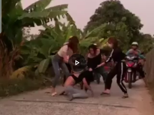 Nữ sinh lớp 7 đi nhậu bị xâm hại, đánh ghen: Sự lạc lối của con trẻ! - 1 Nữ sinh lớp 7 đi nhậu bị xâm hại, đánh ghen: Sự lạc lối của con trẻ! - 1