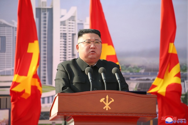 Ông Kim Jong-un khởi công dự án 10.000 căn hộ cho dân  - 1
