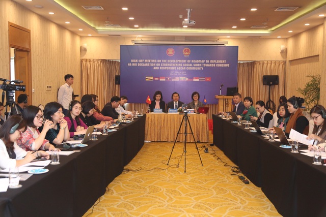Nhân viên xã hội cần chuyên nghiệp hóa để đối phó với thách thức - 1 Nhân viên xã hội cần chuyên nghiệp hóa để đối phó với thách thức - 1