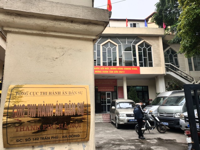 Cục Thi hành án dân sự Hà Nội lên tiếng về vụ gây rối, hành hung cán bộ - 1