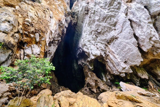 Thẳm Nàng Màn, hang động đá vôi triệu năm ở miền Tây xứ Nghệ - 3