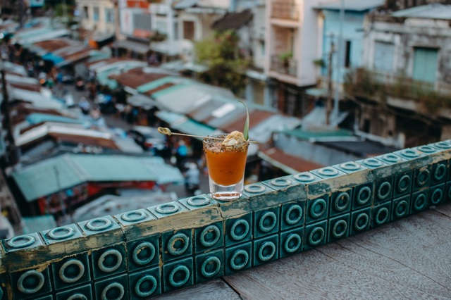 Lạ lùng món cocktail… trứng cút lộn ở Sài Gòn - 3 Lạ lùng món cocktail… trứng cút lộn ở Sài Gòn - 3