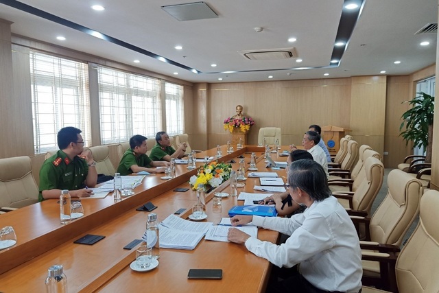 Phối hợp với công an thu hồi nợ đóng BHXH của 14 đơn vị tại Đà Nẵng - 2 Phối hợp với công an thu hồi nợ đóng BHXH của 14 đơn vị tại Đà Nẵng - 2