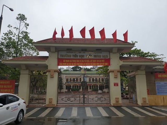 Quảng Ninh: 2 học sinh đi cùng chuyến bay với F0, cả trường tạm nghỉ học - 1 Quảng Ninh: 2 học sinh đi cùng chuyến bay với F0, cả trường tạm nghỉ học - 1