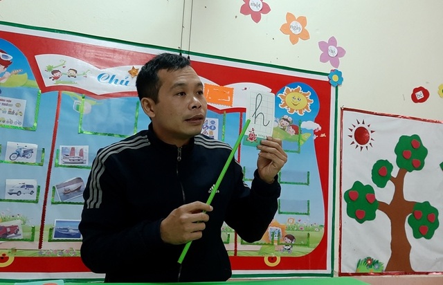Rộn ràng giờ học hạnh phúc của các thầy giáo dạy trẻ mầm non - 2 Rộn ràng giờ học hạnh phúc của các thầy giáo dạy trẻ mầm non - 2
