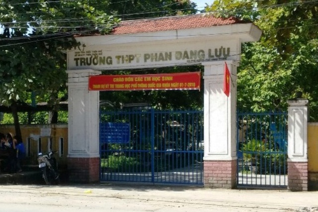 4 nữ sinh, 1 sinh viên ở Huế nhập viện do bếp gas mini ở trường phát nổ - 1 4 nữ sinh, 1 sinh viên ở Huế nhập viện do bếp gas mini ở trường phát nổ - 1