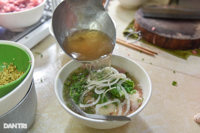 5 noodle shops attracting the most customers in Hanoi: Delicious, the name is still very poisonous - 8