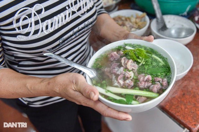 5 noodle shops attracting the most customers in Hanoi: Delicious, the name is still very poisonous - 12