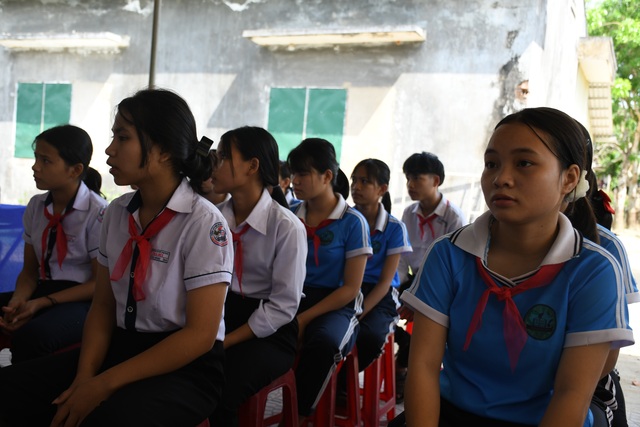 Khánh thành 3 phòng bán trú tặng các em học sinh vùng cao Quảng Ngãi - 2 Khánh thành 3 phòng bán trú tặng các em học sinh vùng cao Quảng Ngãi - 2