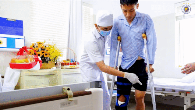 Bao giờ Hùng Dũng được xuất viện và trở lại sân cỏ? - 1 Bao giờ Hùng Dũng được xuất viện và trở lại sân cỏ? - 1