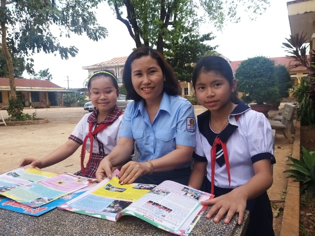 Cô giáo mắc bệnh ung thư nhưng vẫn miệt mài giúp đỡ học sinh nghèo - 1 Cô giáo mắc bệnh ung thư nhưng vẫn miệt mài giúp đỡ học sinh nghèo - 1