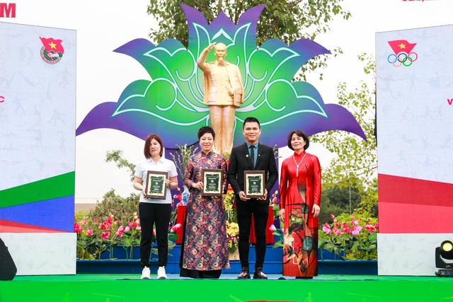 Vinh quang thể thao Việt Nam và Lễ trao thưởng VĐV, HLV tiêu biểu - 1 Vinh quang thể thao Việt Nam và Lễ trao thưởng VĐV, HLV tiêu biểu - 1