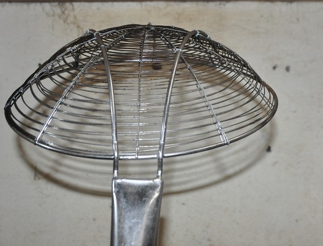 Thu nhập hàng chục triệu biến mất vì Covid-19, đầu bếp quán nhậu đi làm xe ôm - 1 Thu nhập hàng chục triệu biến mất vì Covid-19, đầu bếp quán nhậu đi làm xe ôm - 1