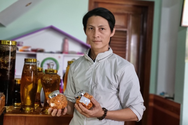 Cựu hướng dẫn viên du lịch chuyển nghề trồng nấm, thu về 400 triệu đồng/năm - 5 Cựu hướng dẫn viên du lịch chuyển nghề trồng nấm, thu về 400 triệu đồng/năm - 5