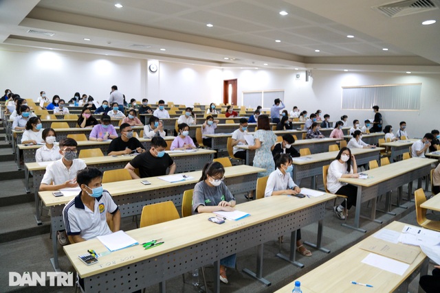 Hôm nay, gần 70.000 thí sinh thi đánh giá năng lực để xét tuyển vào đại học - 7 Hôm nay, gần 70.000 thí sinh thi đánh giá năng lực để xét tuyển vào đại học - 7