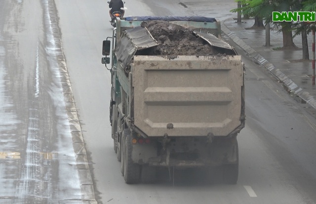Hà Nội: Hãi hùng cảnh hổ vồ bất chấp pháp luật nghênh ngang giữa phố - 6 Hà Nội: Hãi hùng cảnh hổ vồ bất chấp pháp luật nghênh ngang giữa phố - 6