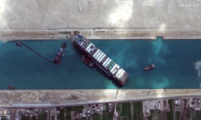 Siêu tàu nhích nhẹ trên kênh đào Suez, Ai Cập tính phương án cuối cùng - 1