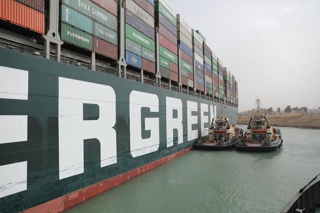 Cận cảnh cuộc giải cứu siêu tàu trên kênh Suez - 6