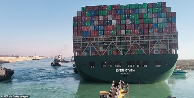 Siêu tàu nổi hoàn toàn, kênh đào Suez khai thông - 6 Siêu tàu nổi hoàn toàn, kênh đào Suez khai thông - 6