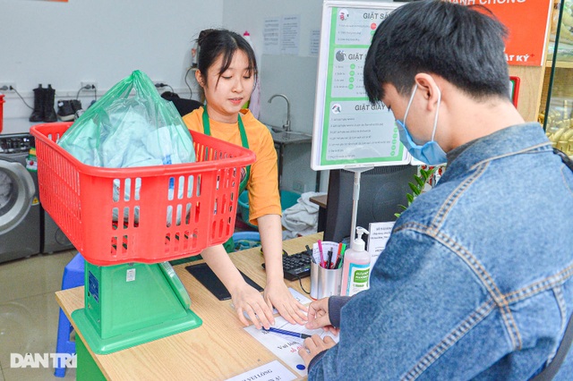 Giấc mơ làm nhà báo không thành, cô gái khiếm thính mở tiệm giặt đặc biệt - 7 Giấc mơ làm nhà báo không thành, cô gái khiếm thính mở tiệm giặt đặc biệt - 7