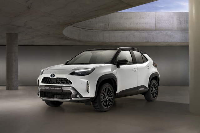 Toyota Yaris Cross Adventure 2021 chào sân, phân khúc miniSUV thêm sôi động - 1