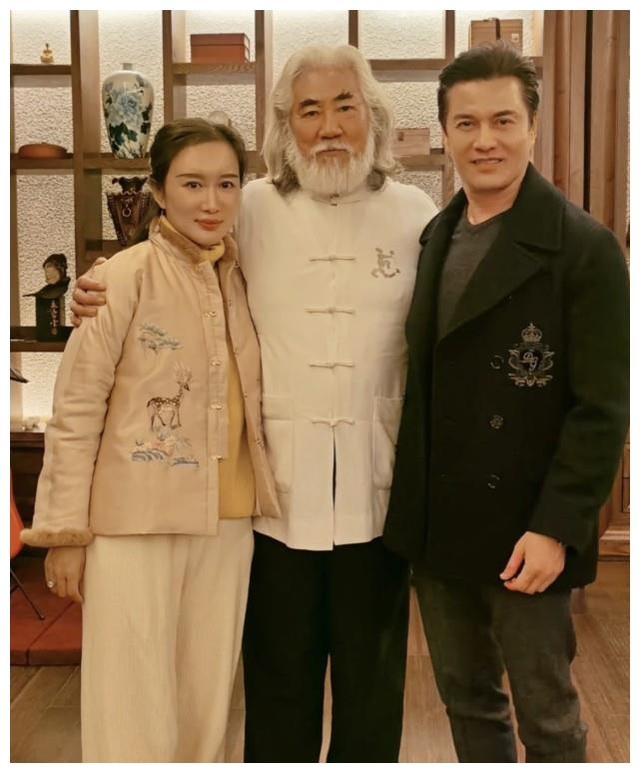 Tuổi thất thập, đạo diễn Trương Kỷ Trung vui thú ở nhà... bế con - 10 Tuổi thất thập, đạo diễn Trương Kỷ Trung vui thú ở nhà... bế con - 10