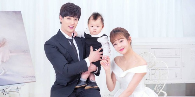 Nam thần tượng xứ Hàn bị vợ hơn 11 tuổi tố lừa gạt, phụ bạc - 3 Nam thần tượng xứ Hàn bị vợ hơn 11 tuổi tố lừa gạt, phụ bạc - 3