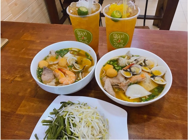 Từ gánh hàng rong 250.000 đồng đến chuỗi bún cay Thái hàng đầu Sài Gòn - 1 Từ gánh hàng rong 250.000 đồng đến chuỗi bún cay Thái hàng đầu Sài Gòn - 1