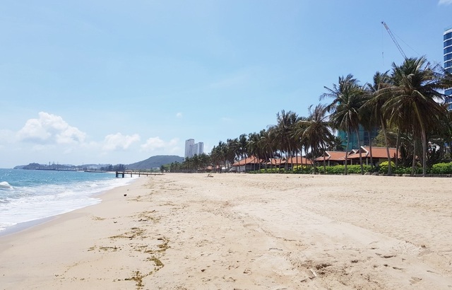 Điểm danh những nhà hàng, công trình khủng chắn biển Nha Trang - 1 Điểm danh những nhà hàng, công trình khủng chắn biển Nha Trang - 1