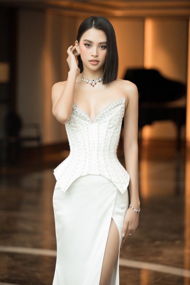 Trần Tiểu Vy, Lương Thùy Linh đáp trả khi bị nghi ngờ khả năng giám khảo - 2 Trần Tiểu Vy, Lương Thùy Linh đáp trả khi bị nghi ngờ khả năng giám khảo - 2