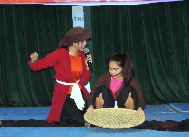 Đề tham khảo Ngữ Văn: Không xáo trộn, bất ngờ nhưng mang hơi thở cuộc sống - 4 Đề tham khảo Ngữ Văn: Không xáo trộn, bất ngờ nhưng mang hơi thở cuộc sống - 4