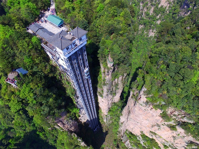 Kinh ngạc trước cách Trung Quốc xây thang máy cao nhất thế giới bằng tay - 1