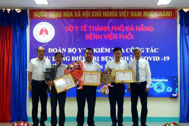 Thứ trưởng Bộ Y tế kiểm tra công tác điều trị Covid-19 tại Đà Nẵng - 3 Thứ trưởng Bộ Y tế kiểm tra công tác điều trị Covid-19 tại Đà Nẵng - 3